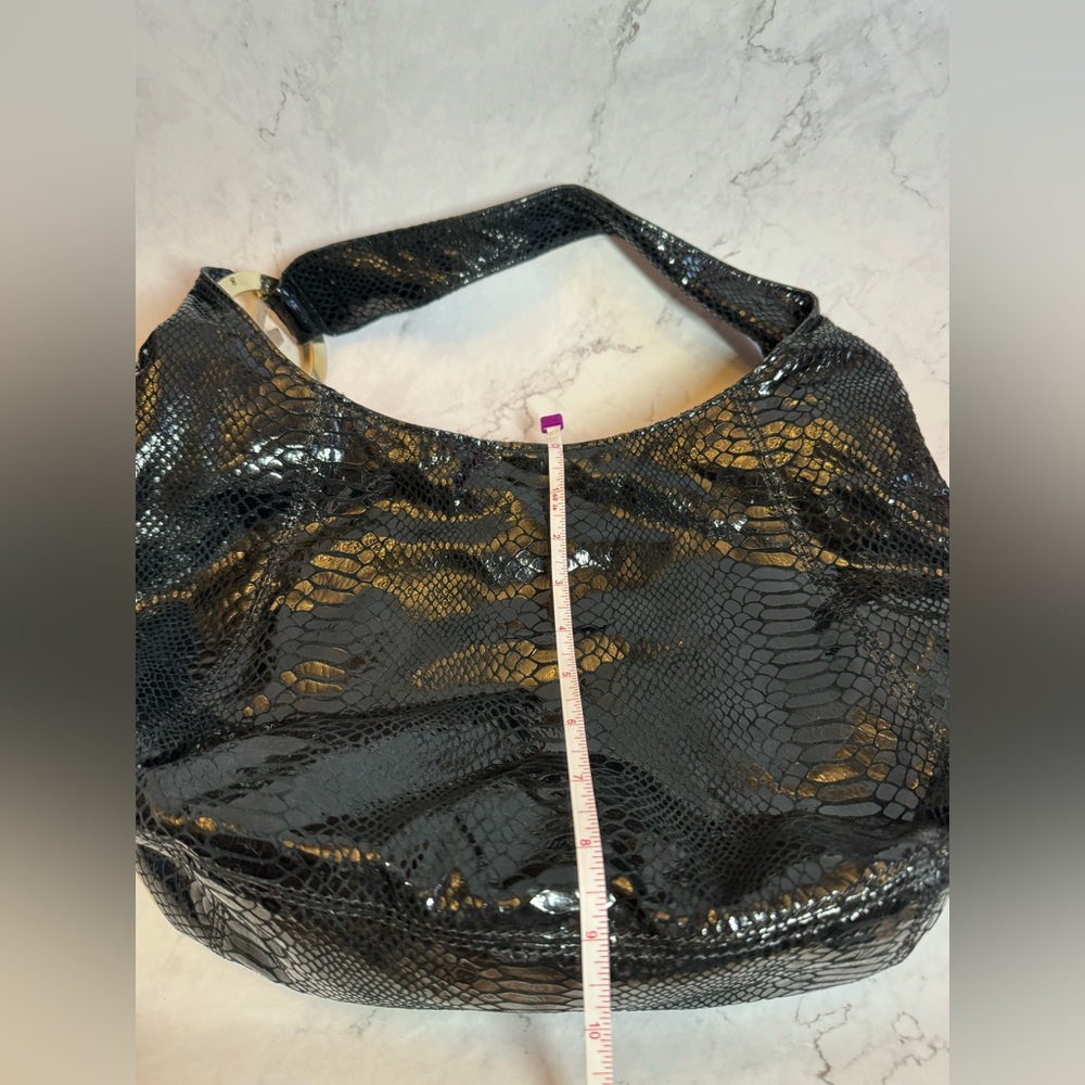 MICHAEL KORS HOBO BAG with GOLD MK LOGO - Picture 8 of 9